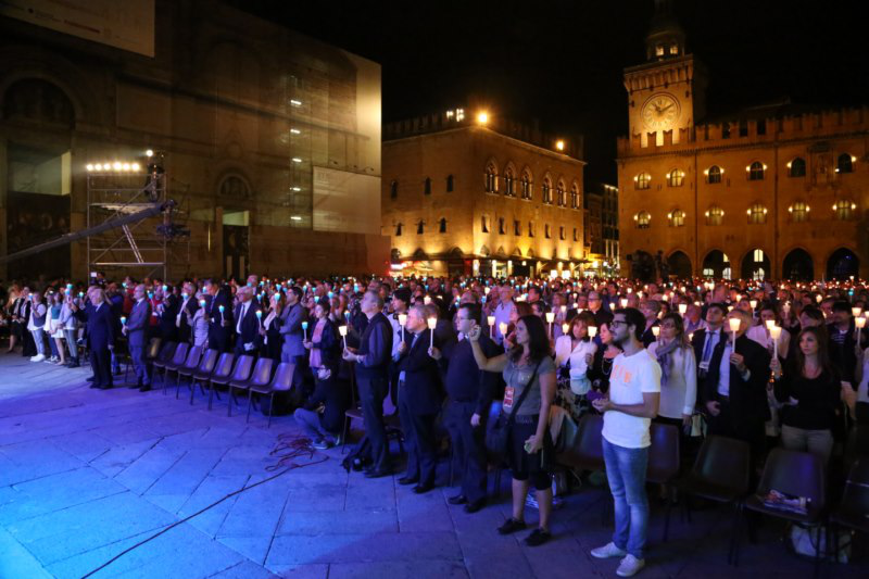 10 piazze per 10 comandamenti a Bologna_040