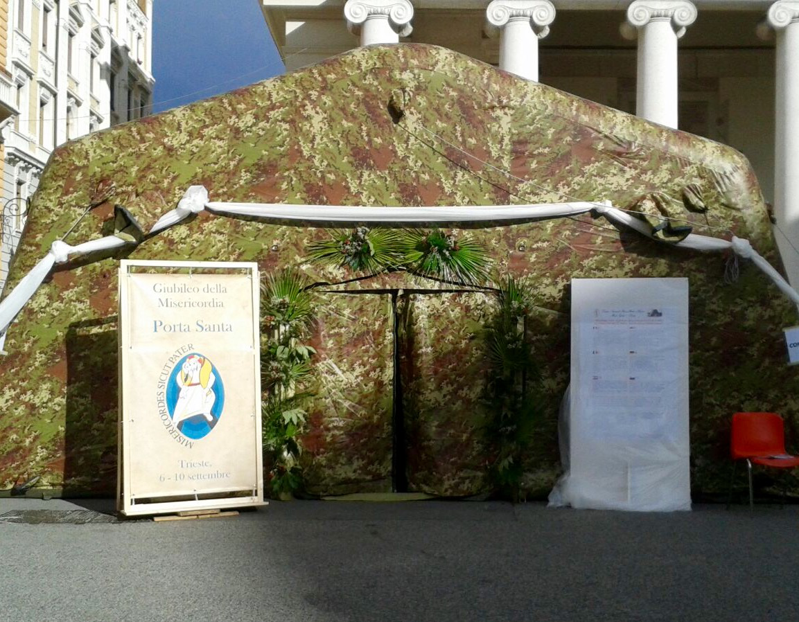 Tenda misericordia Trieste
