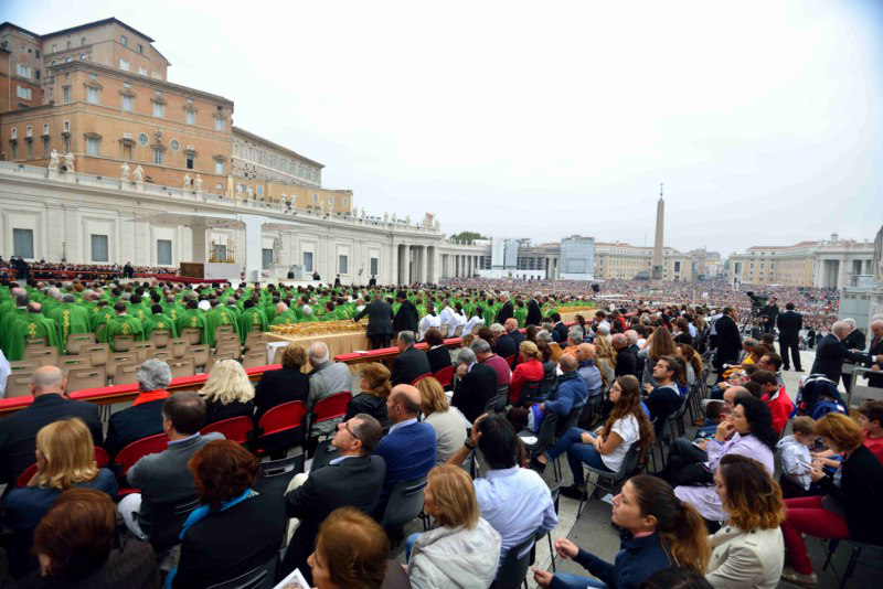Pellegrinaggio+delle+Famiglie+alla+Tomba+di+Pietro+%E2%80%93+27+ottobre+2013+%282%29