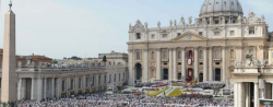 Anniversario del Concilio Vaticano II - Piazza San Pietro - Clicca per ingrandire...