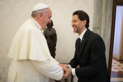 Salvatore Martinez in udienza privata da Papa Francesco (5 dicembre 2014) - Clicca per ingrandire...